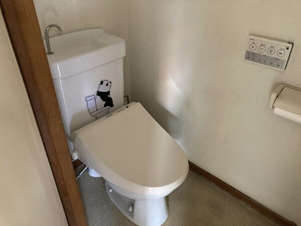 トイレ(写真は302号室のものとなります)