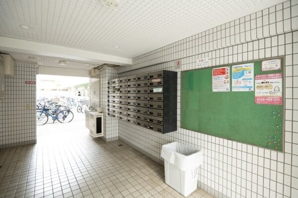 ロビー・ラウンジ(建物の内部です)