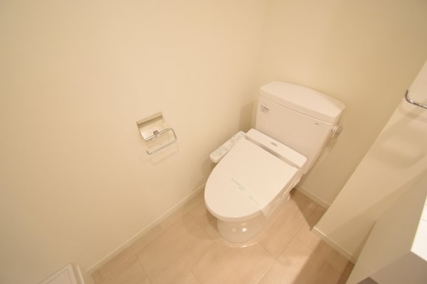 トイレ(別号室参考写真)