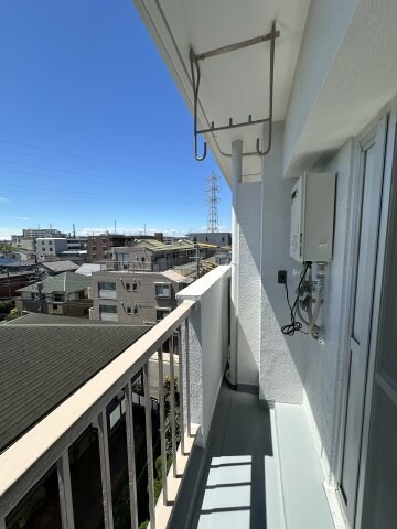 物件内観写真14　(外からの目が気にならないバルコニーで洗濯物が干せます)