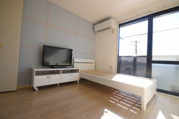 居室(※別部屋参考画像です。)