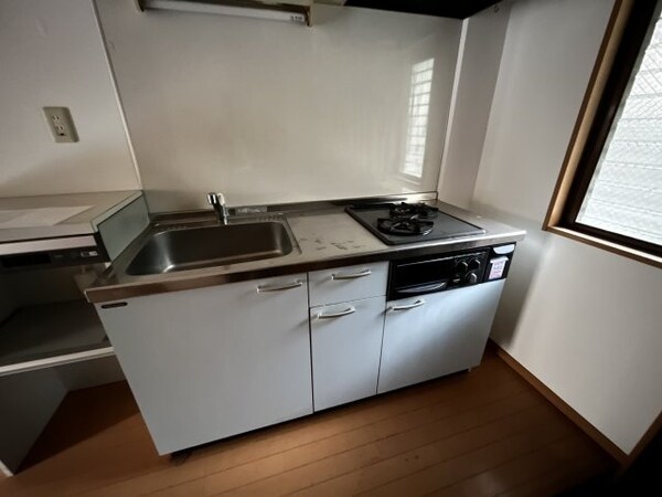 キッチン(※別部屋写真参照)