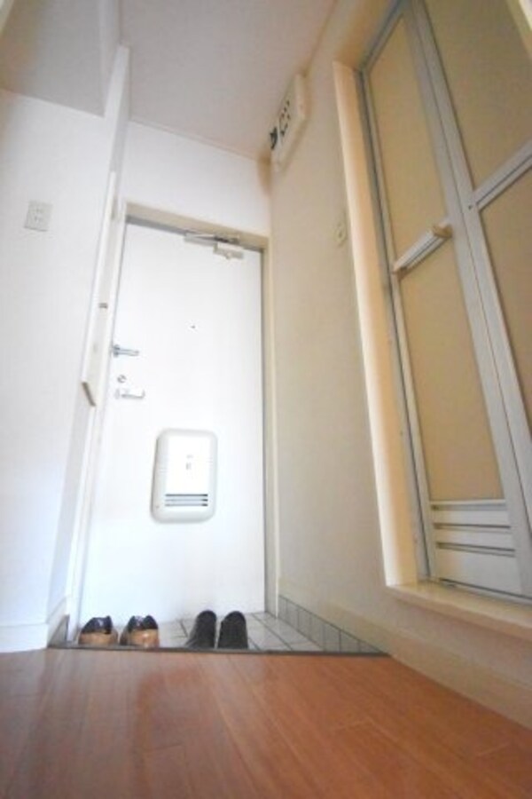 玄関(同間取別部屋の写真です)
