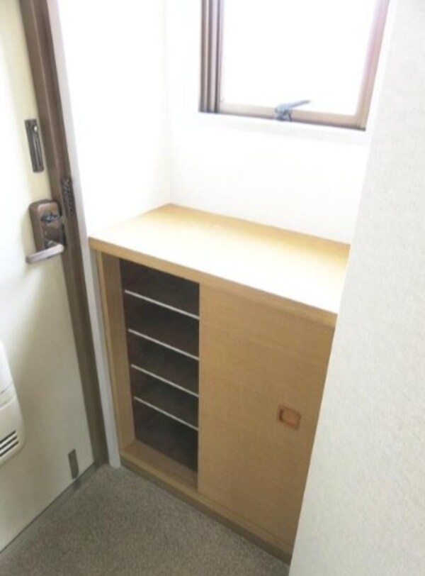 玄関(別部屋参考写真)