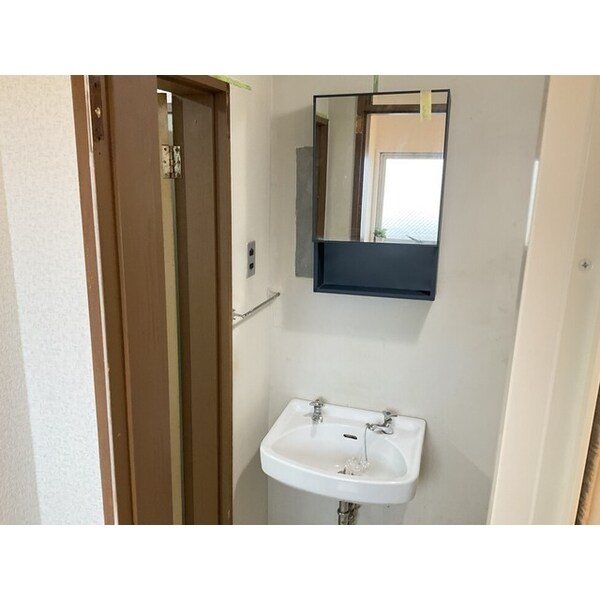 洗面・脱衣所(忙しい朝には欠かせない洗面所です)