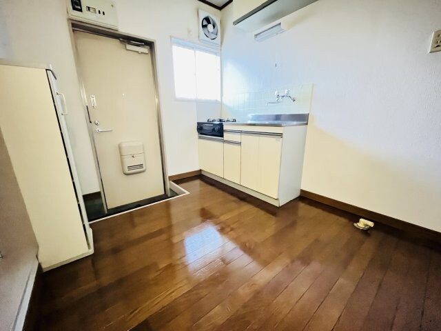 物件内観写真15　(別室参考写真（反転の可能性有）)