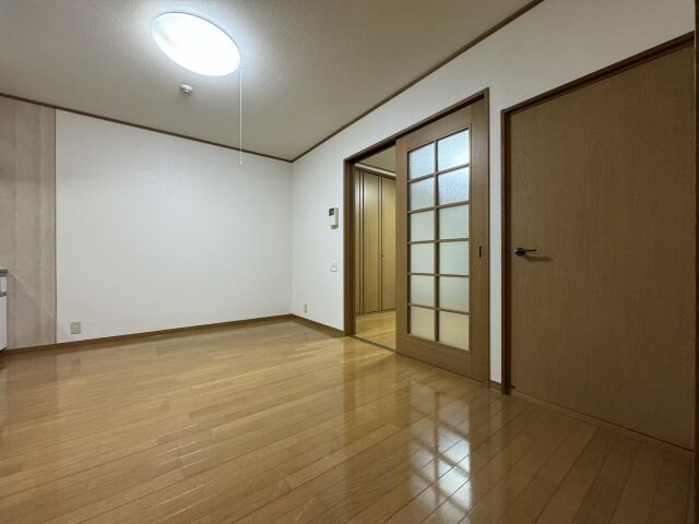 物件内観写真5　(同物件別部屋参考写真です。)