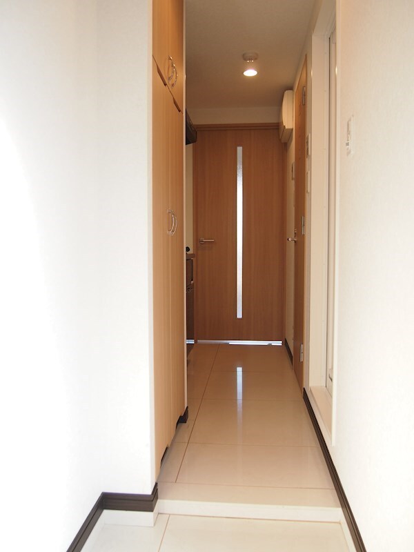 玄関(同物件別部屋参考写真です。)