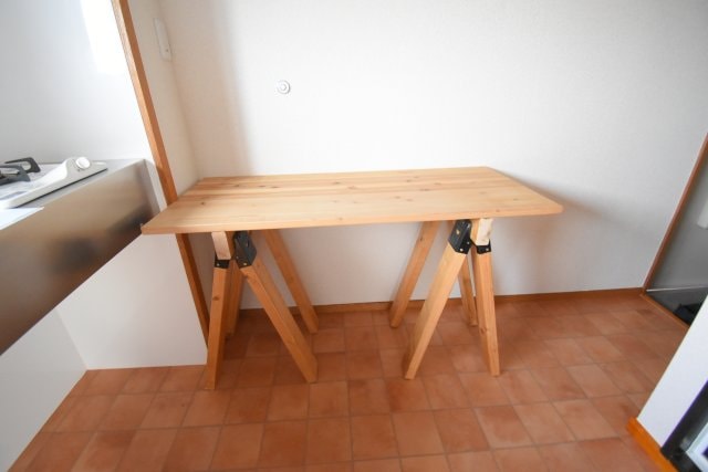 物件内観写真19　(木製のテーブルは不要であれば撤去いたします)