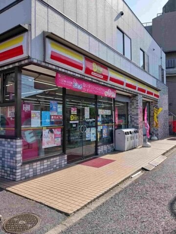 物件外観写真2　(ニューヤマザキデイリーストア砧まで400m)