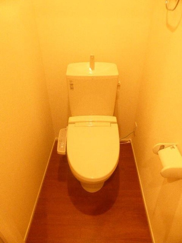 トイレ(同物件別部屋参考写真です。)