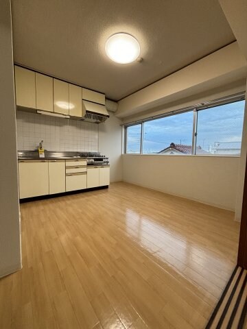 物件内観写真5　(※別部屋参考画像です。)