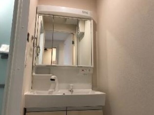 独立洗面台(同施工会社参考写真です。)
