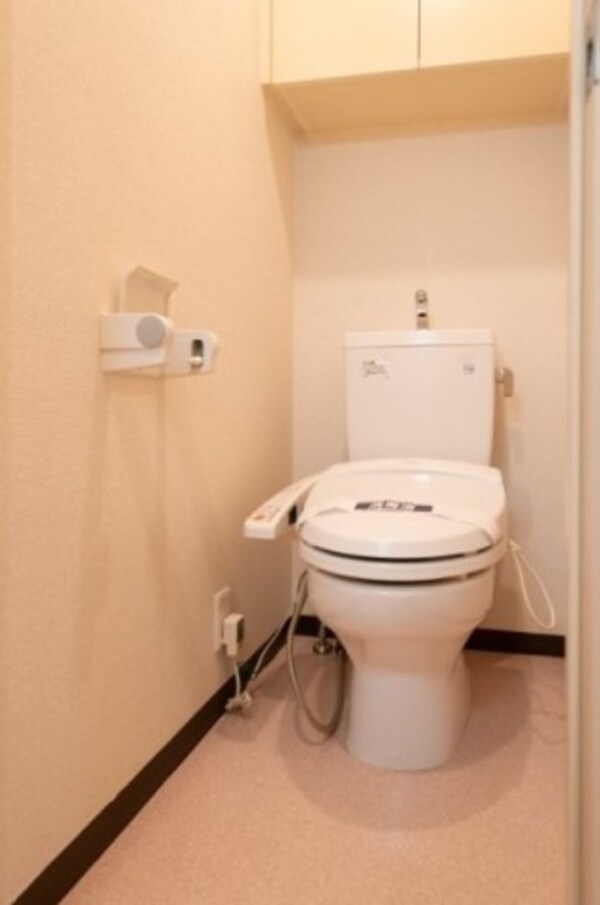 トイレ(同物件別部屋参考写真です。)