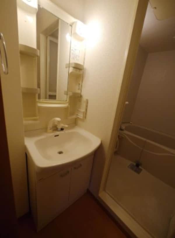 洗面・脱衣所(同物件別部屋参考写真です。)