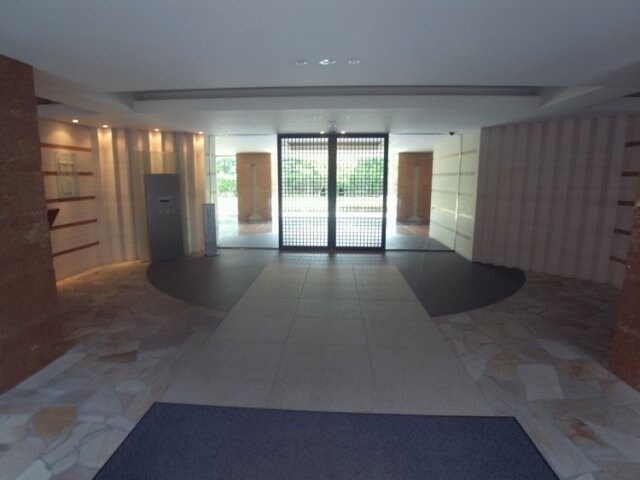 物件外観写真2　(エントランスです)