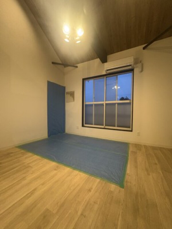 居室(※別部屋参考画像です。)