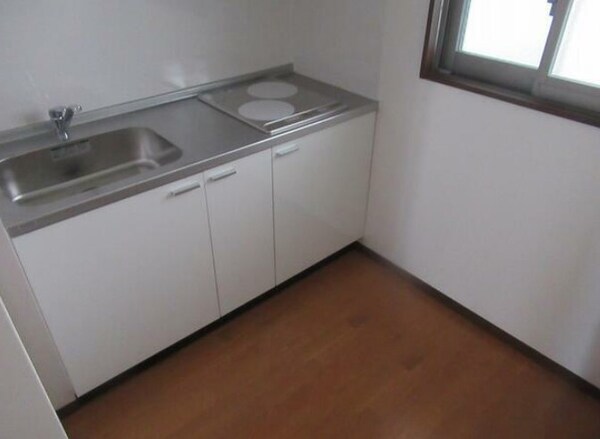 キッチン(※別部屋写真参照)