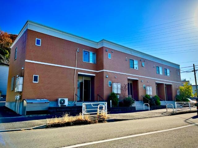 物件外観写真2　(外観写真（昼）)