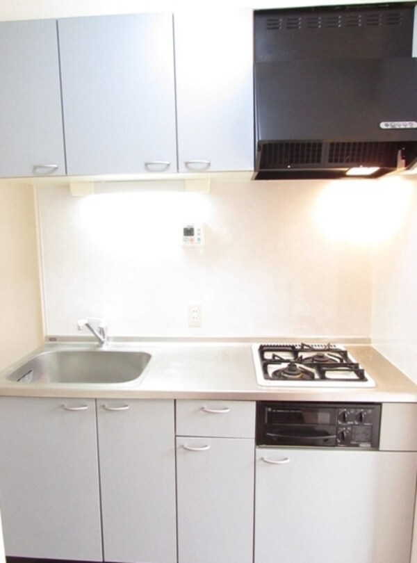 キッチン(同物件別部屋参考写真です。)