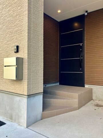 物件外観写真2　(建物の内部です)