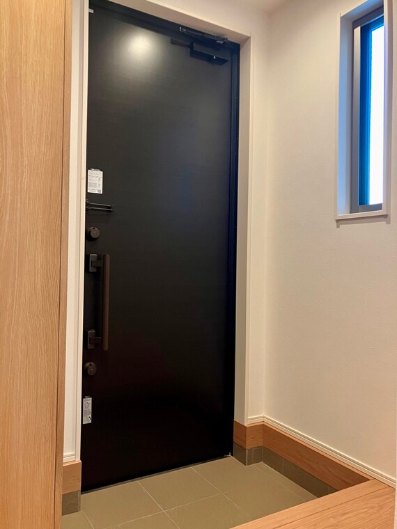 物件内観写真7　(毎日通る玄関はこちらです)