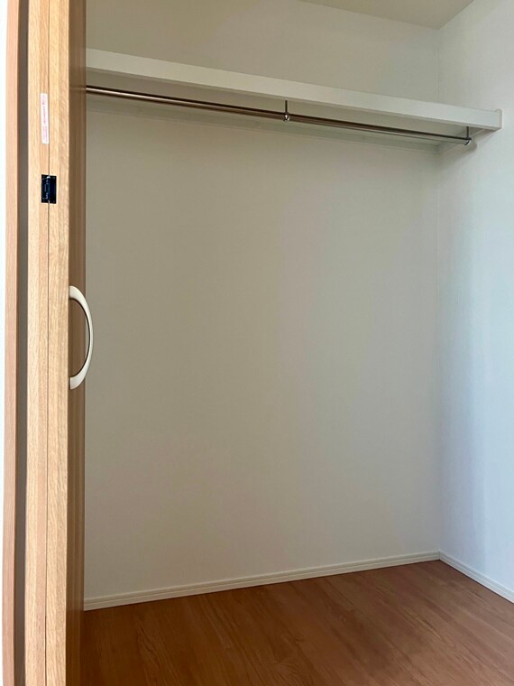 物件内観写真14　(収納スペース豊富です)