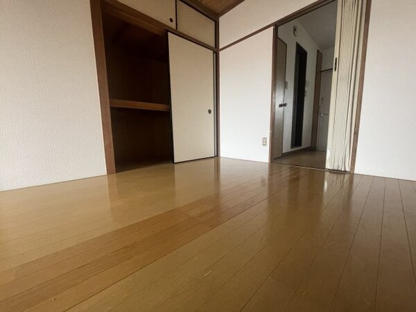 内装他