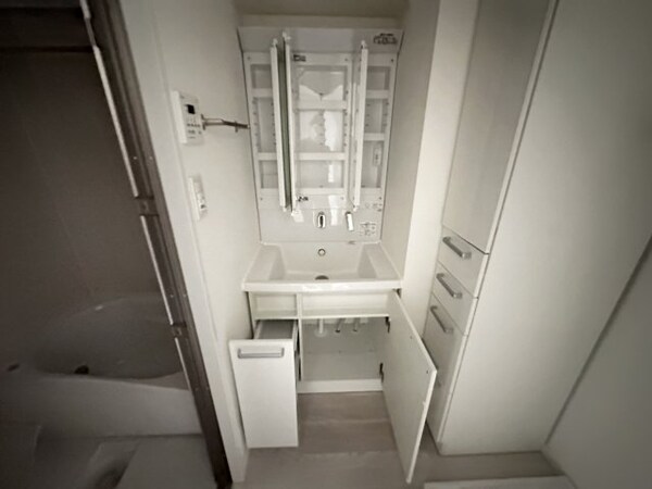 洗面・脱衣所(※別部屋参考写真（反転タイプ）)