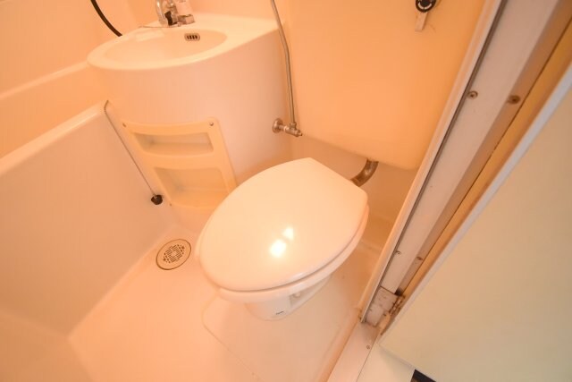 物件内観写真8　(他号室写真)