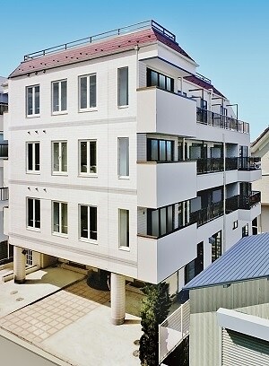 物件外観写真1　(部屋横幅300センチ以上の広々ゆったり生活)