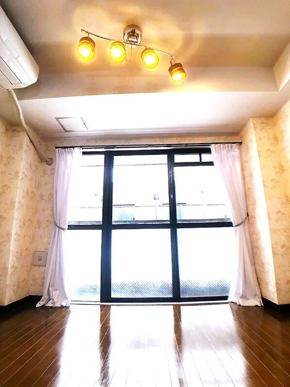 物件内観写真5　(『調光調色」できる経済的LED照明)