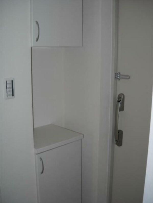 玄関(同物件別部屋参考写真です。)
