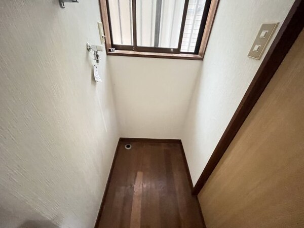 建物設備(洗濯機置き場)