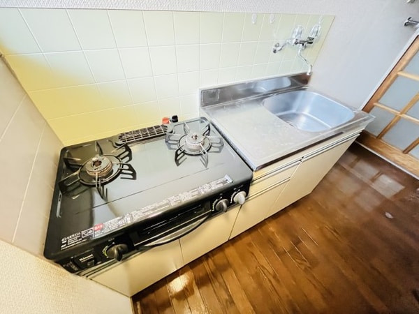 キッチン(コンロは残置物の為要確認)