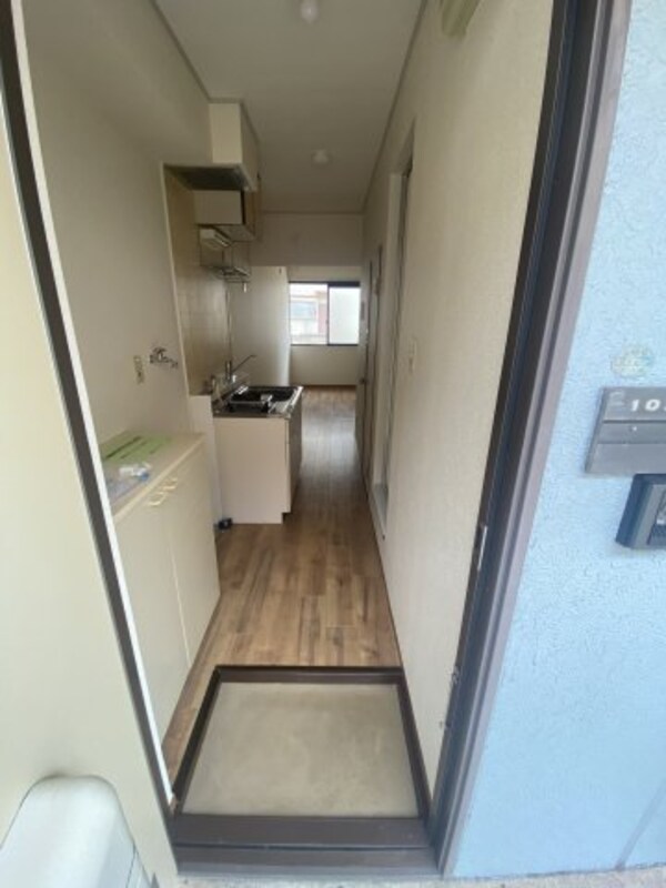 玄関(※別部屋参考画像です。)