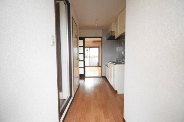 玄関(※他の室内写真になります)