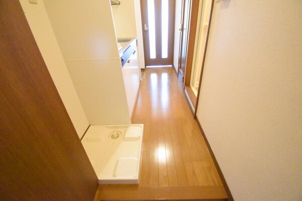 玄関(別号室の同間取のお写真です)