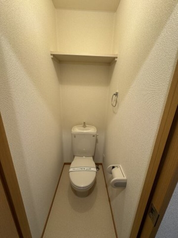 トイレ(同物件別部屋参考写真です。)