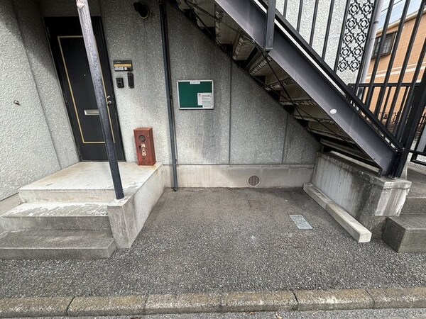 敷地内/建物