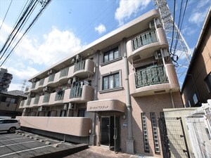 ガーネットマンション外観写真