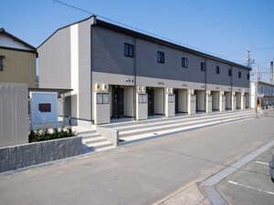 レオパレスアビデ松阪外観写真
