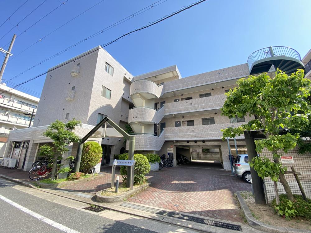 ロイヤルハイム里中