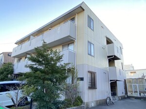 トリヴァンベール門前外観写真