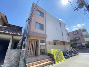 リタ 1st外観写真