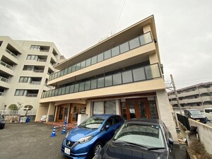 次楽マンション外観写真