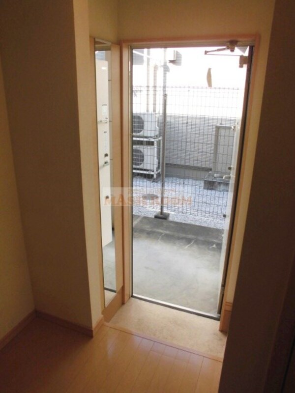 玄関(シンプルで使いやすい玄関です)