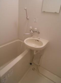 物件内観写真8　(ゆったり過ごせるお風呂です)