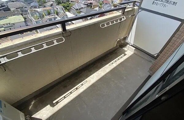 バルコニー(※別部屋の内装写真となります。)