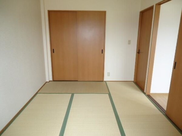 ベッドルーム